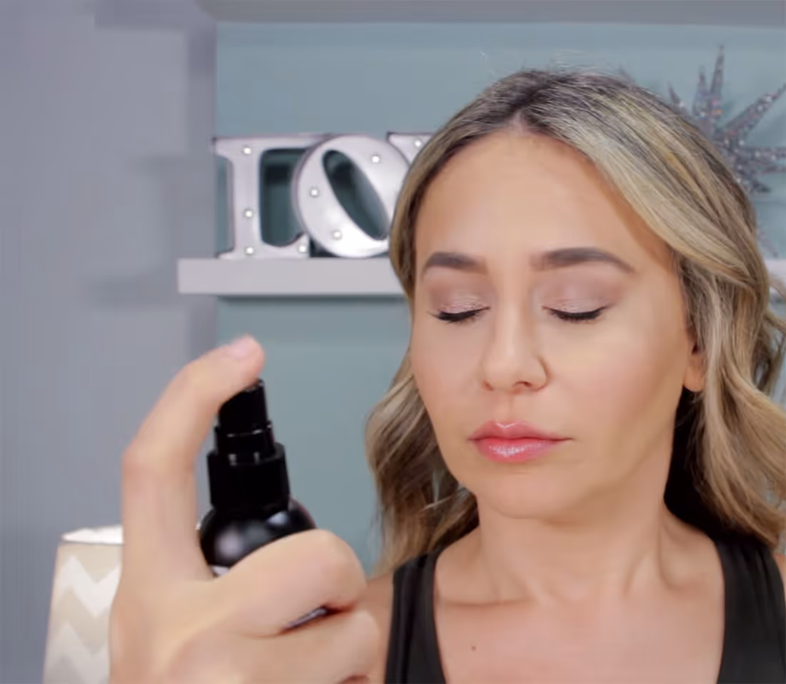 اسپری فیکساتور آرایش نیکس nyx dewy finish