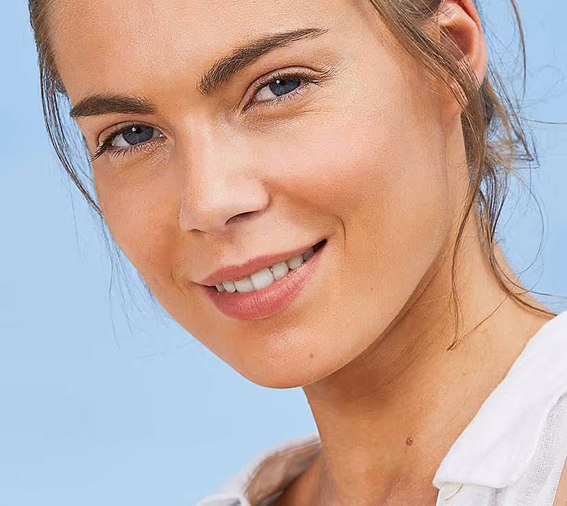 ضدآفتاب رنگی ایزدین فیوژن واتر isdin fusion