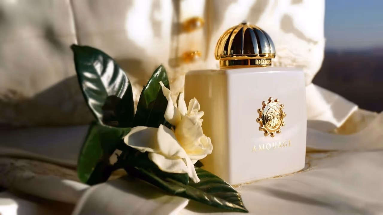 عطر زنانه امواج هانر amouage honour