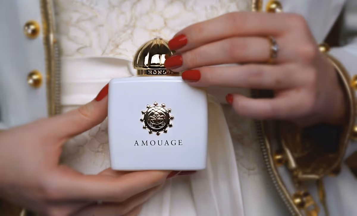 عطر زنانه امواج هانر amouage honour