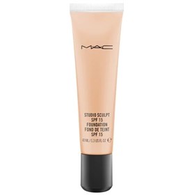 کرم پودر مک استدیو اسکالپ شماره NC35 بژ هلویی با طلایی هلویی مدل Mac Sculpt Fond de Teint