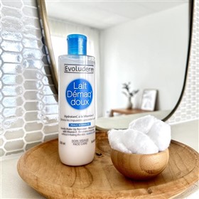 شیر پاک کننده آرایش اولودرم Evoluderm Lait Demaq Doux حجم 250 میلی لیتر