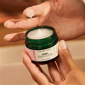 ژل کرم آبرسان ویتامین ای بادی شاپ Moisture Gel Cream حجم 50 میلی لیتر