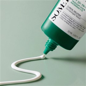 ضدآفتاب معدنی سام بای می تروسیکا Truecica Mineral Calming حجم 50 میلی لیتر