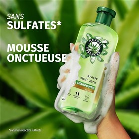 شامپو تسکین دهنده و شاداب کننده آلوئه ورای هربال اسنسز Aloe Vera حجم 250 میلی لیتر